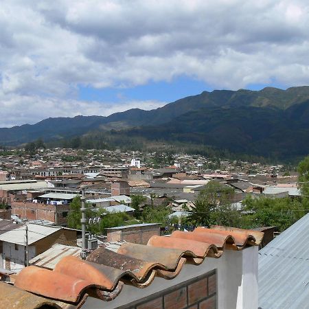 Hostal Vista Hermosa Hotel Chachapoyas Exterior photo